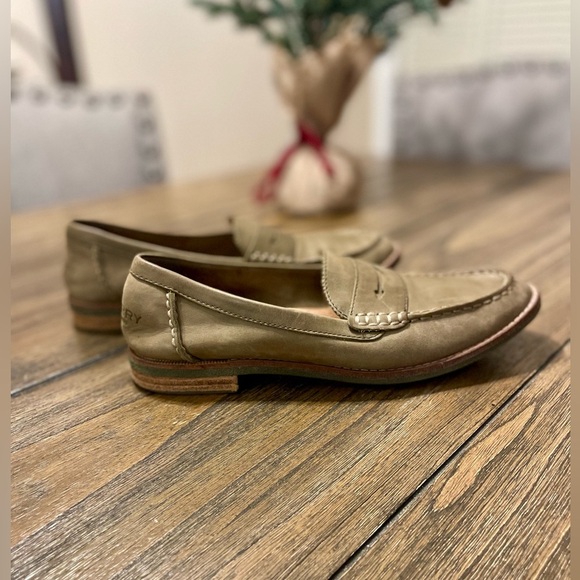 Sperry Topsider Seaport Penny Loafer Olive Green Women’s Size 7 Preppy Casual - Picture 3 of 9